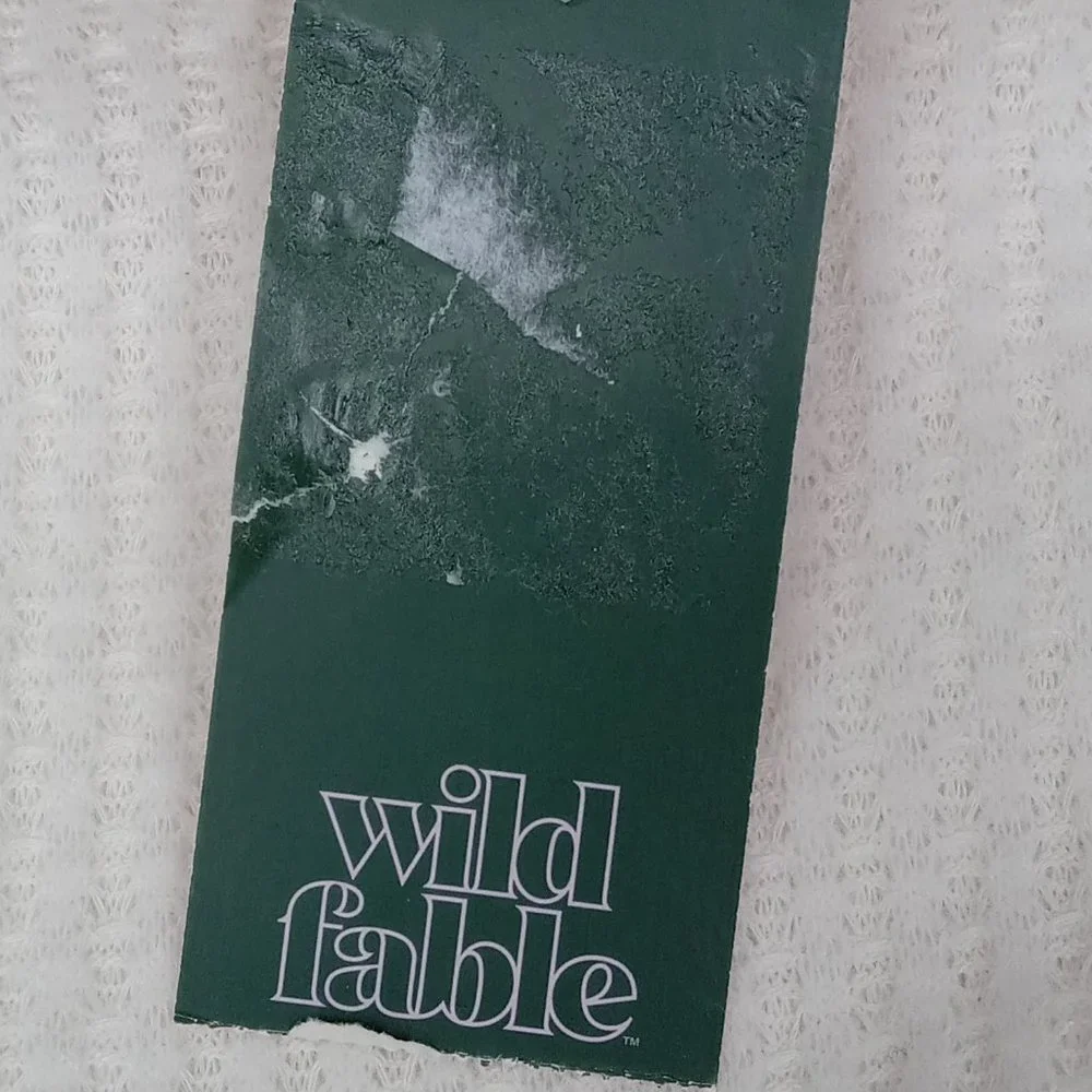 Wild Fable Soft Cropped Bottom Turtleneck Sweater Size Large NWT - Picture 7 of 8
